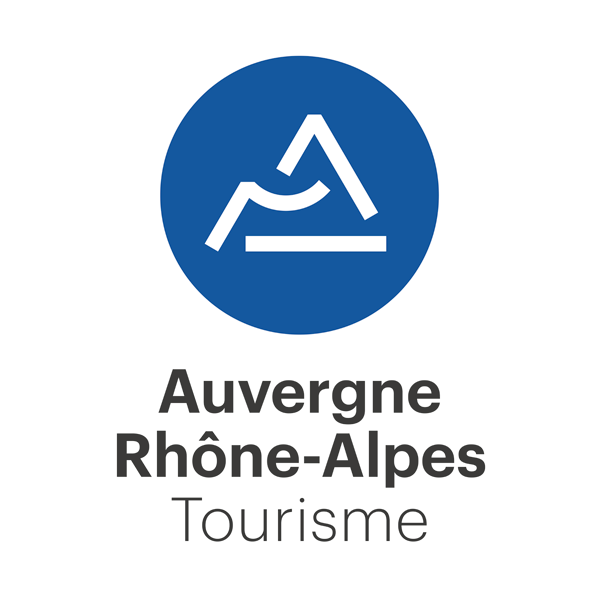 Logotype de la région Auvergne Rhône-Alpes Tourisme gris et bleu marine sur fond blanc