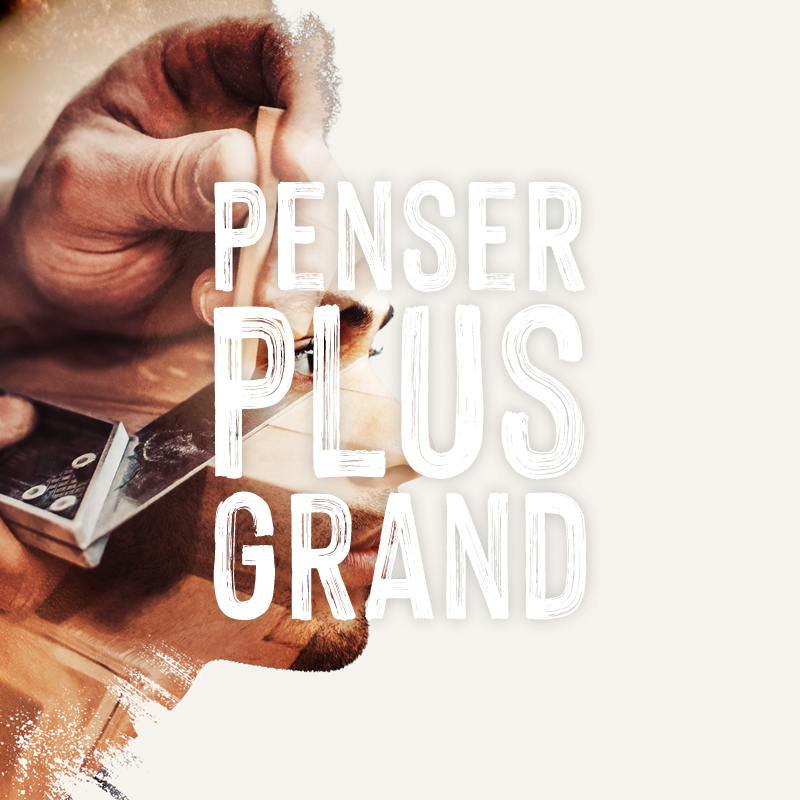 Affiche de la campagne jeune 2020 de la Banque Populaire sur les abris bus de la ville