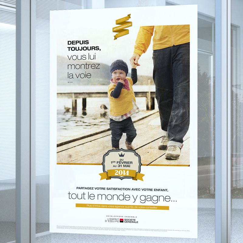 Affiche dans les agences de vente de Société Général pour promouvoir l'offre parents/enfants
